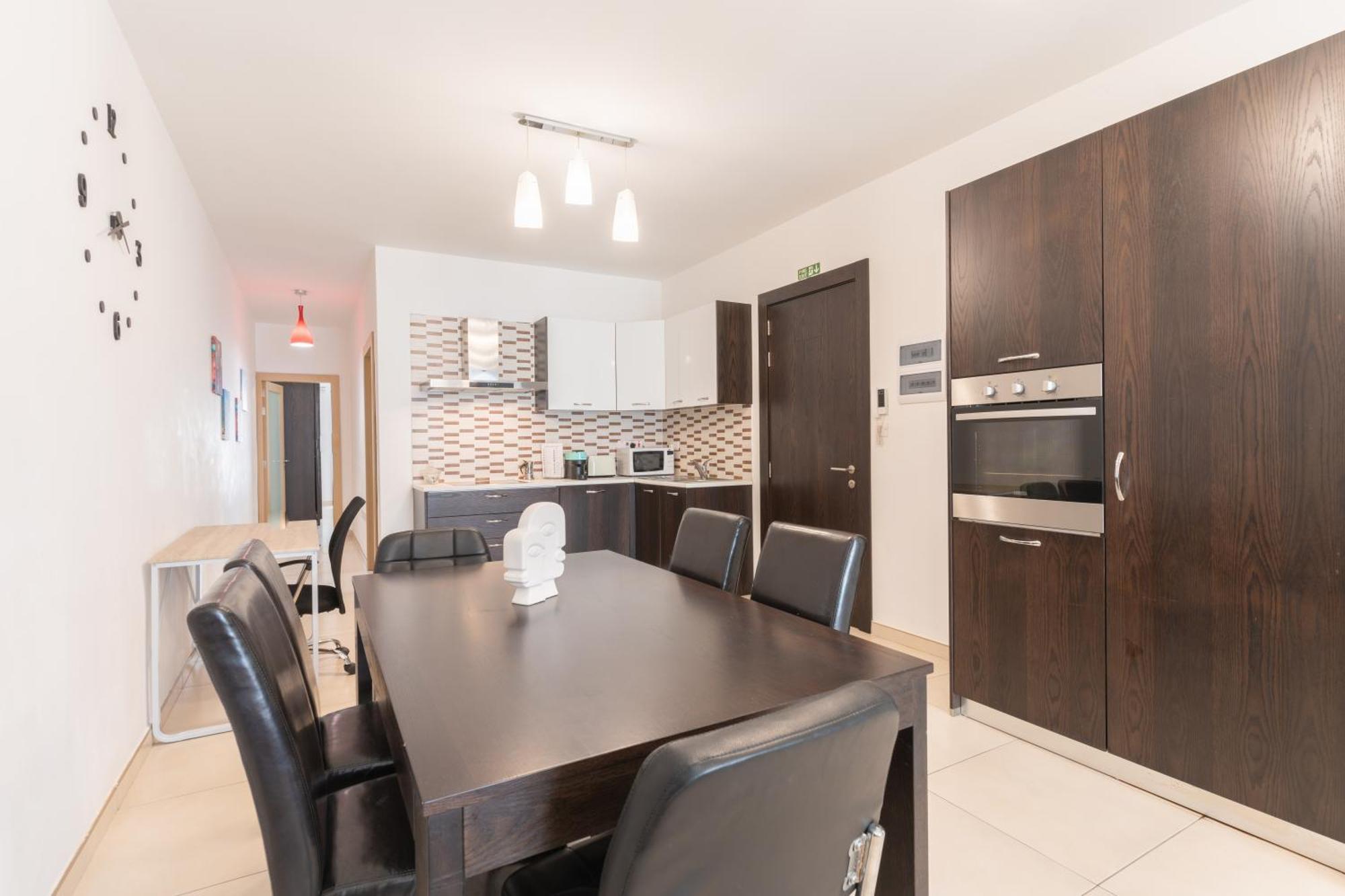 2 Bedroom In Central St Julians Prime Location In Paceville Apt 3 By Vaganza Saint Julian's Eksteriør billede