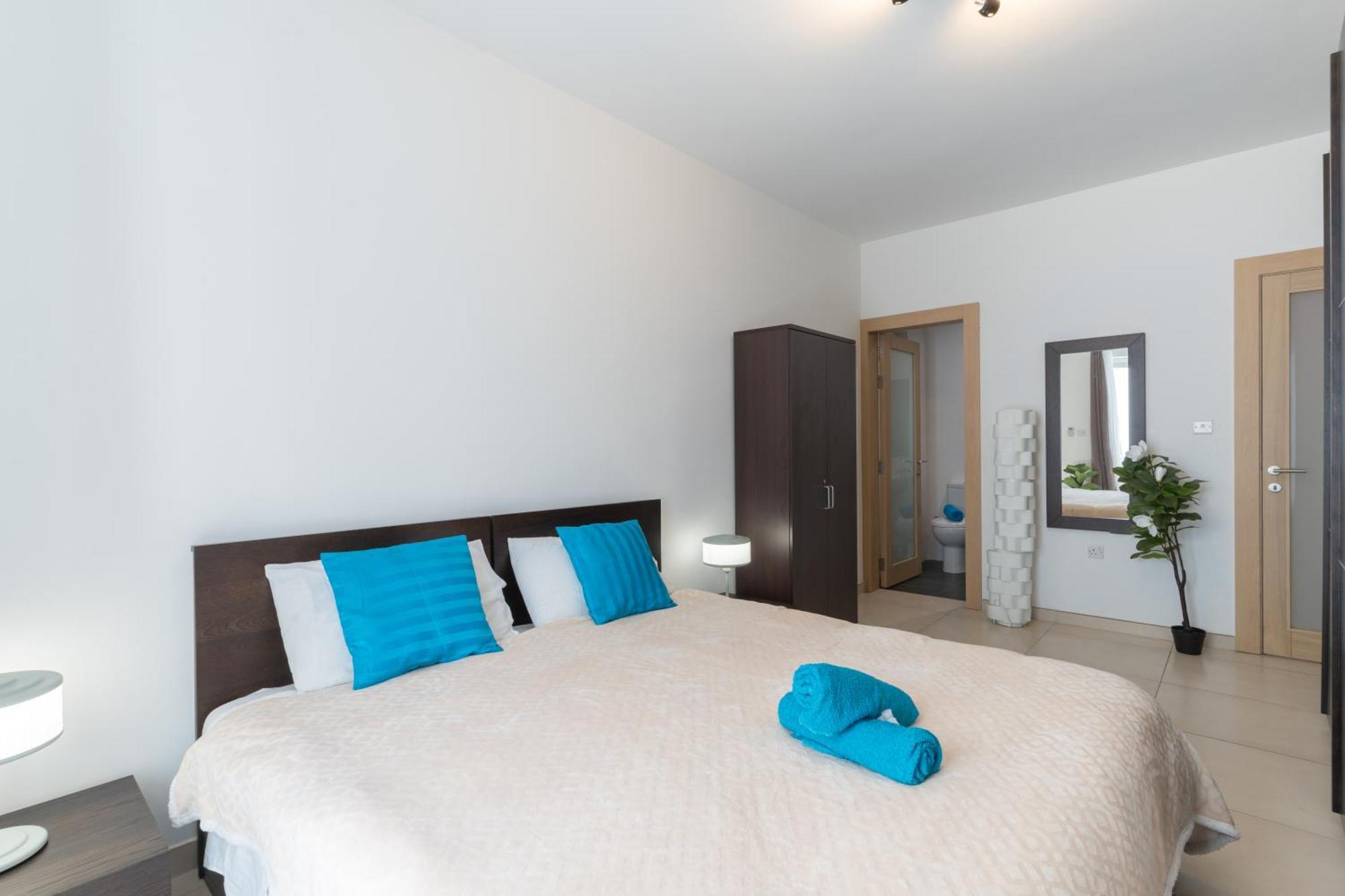 2 Bedroom In Central St Julians Prime Location In Paceville Apt 3 By Vaganza Saint Julian's Eksteriør billede