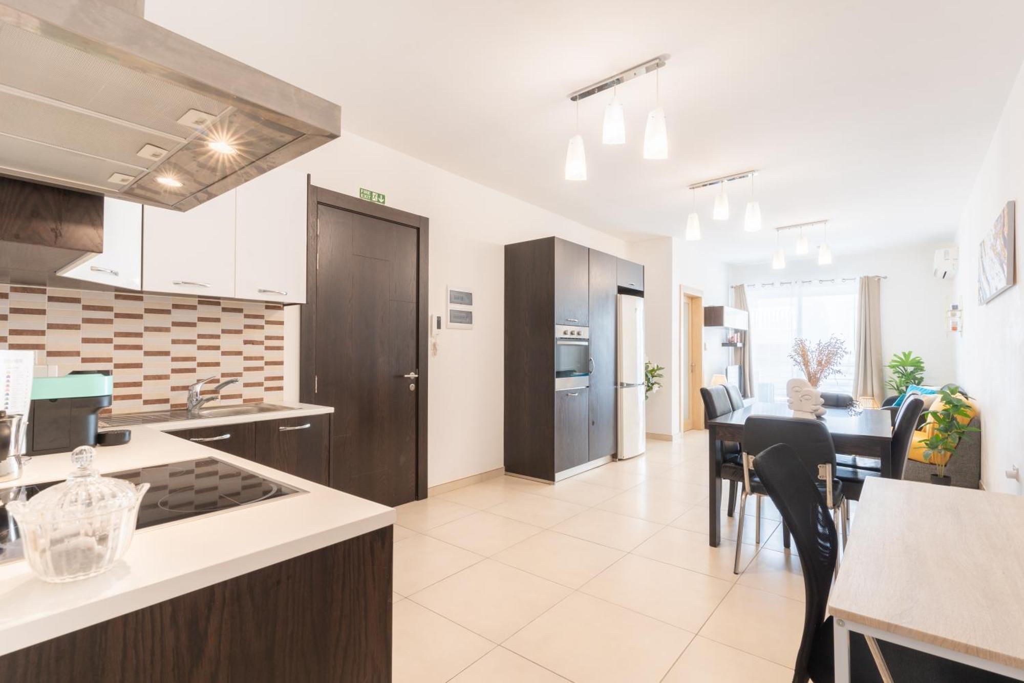2 Bedroom In Central St Julians Prime Location In Paceville Apt 3 By Vaganza Saint Julian's Eksteriør billede